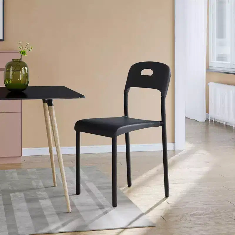 Chaises de salle à manger - Chaises modernes empilables, Chaise de salle à manger en plastique avec pieds en métal, Facile à assembler, Imperméable et résistante aux taches, pour l'intérieur et l'extérieur