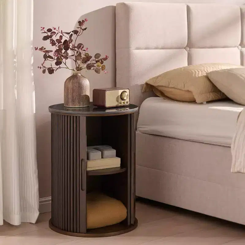 Table d'appoint circulaire en marbre artificiel avec espace de rangement, table de chevet médiévale moderne, adaptée aux chambres et aux salons