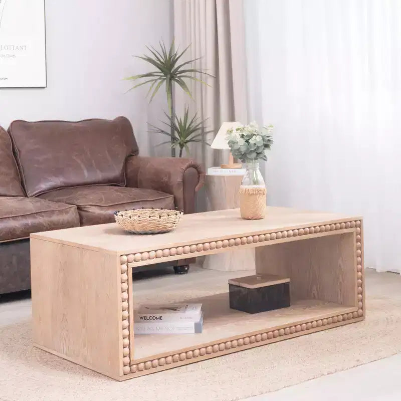 Table basse rectangulaire de 120,9 cm avec bordure perlée et étagère de rangement ouverte